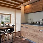Lakeside Petzen Glamping Station touristique *