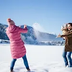 Resort Lakeside Petzen Glamping