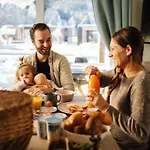 Lakeside Petzen Glamping Resort *