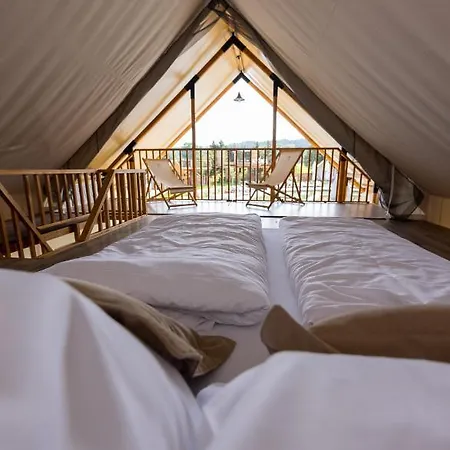 Lakeside Petzen Glamping منتجع