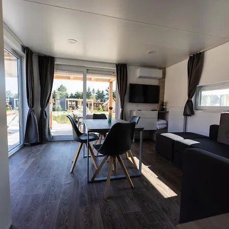 Lakeside Petzen Glamping Üdülőközpont