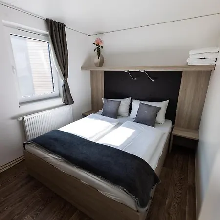 Lakeside Petzen Glamping Курортный комплекс Unterlibitsch