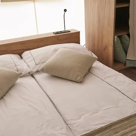 Lakeside Petzen Glamping 리조트 *