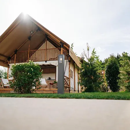 Resort Lakeside Petzen Glamping *