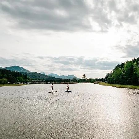 منتجع Lakeside Petzen Glamping Unterlibitsch