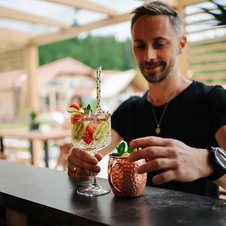 Lakeside Petzen Glamping Resort *