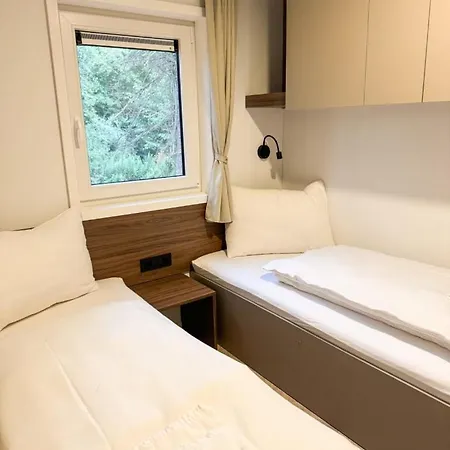 Курортный комплекс Lakeside Petzen Glamping *