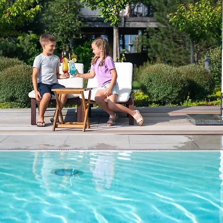 Lakeside Petzen Glamping Resort *
