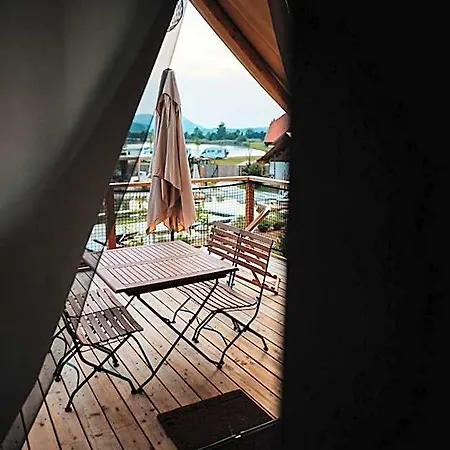 Lakeside Petzen Glamping منتجع