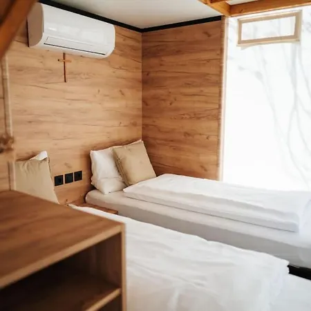 Lakeside Petzen Glamping Resort *