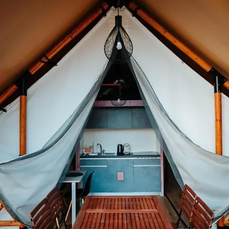 Üdülőközpont Lakeside Petzen Glamping Unterlibitsch
