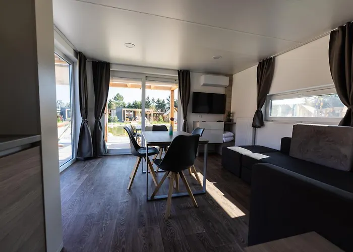 Lakeside Petzen Glamping Ośrodek wypoczynkowy